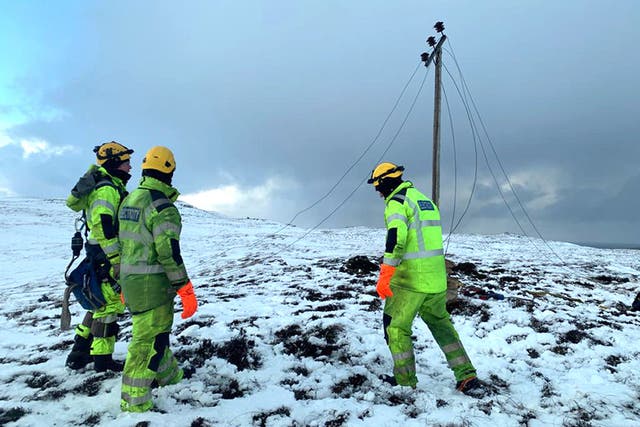 Engineers work to restore power on Shetland (SSEN Distribution/PA)
