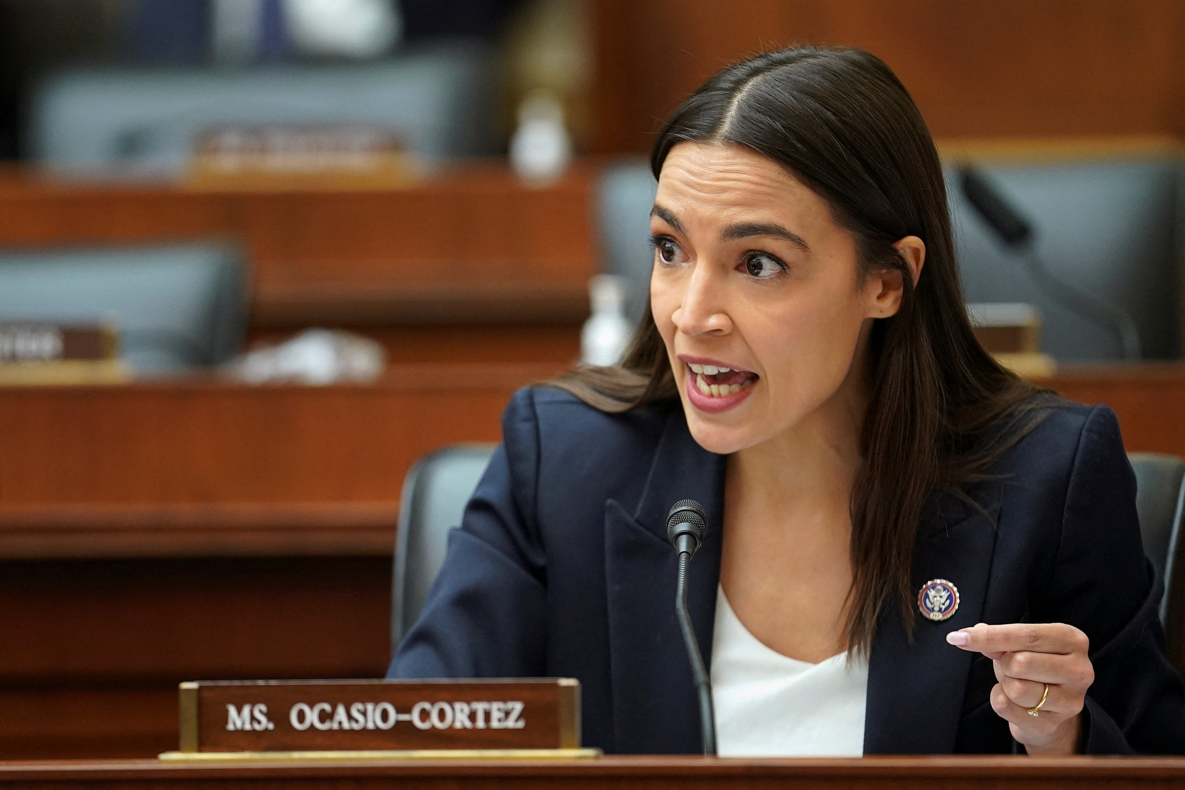 AOC Criticises Elon Musk Over Twitter Suspensions Of Journalists: ‘Lay ...