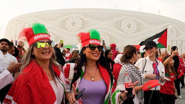 qatar women dress code in : In Qatar, it's important to respect local customs and traditions. For : modest attire such as long dresses, skirts, and tops that cover the shoulders are Zaynab Abaya Qatar Designs Turkish