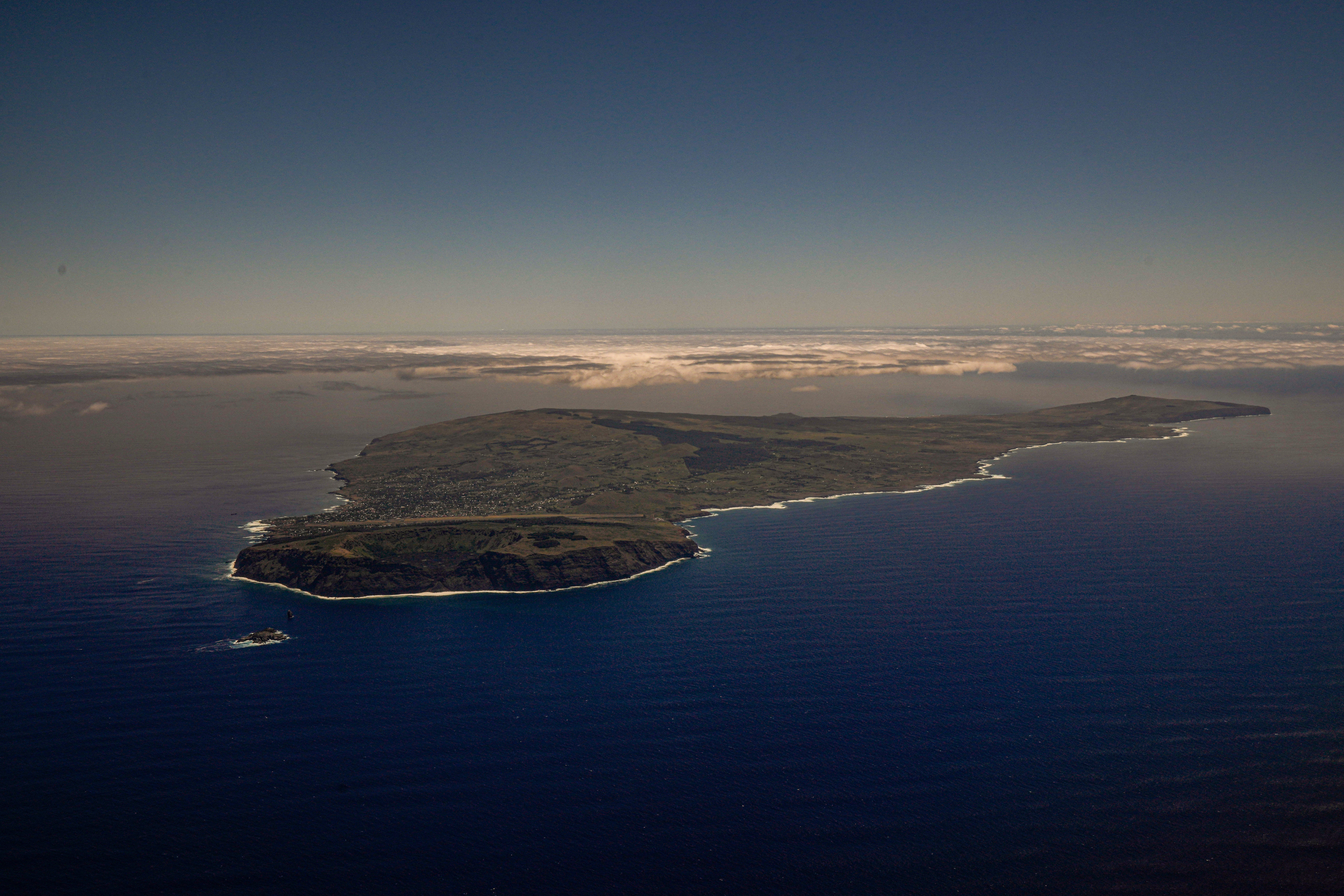 Easter Island - Fire Among the Moai