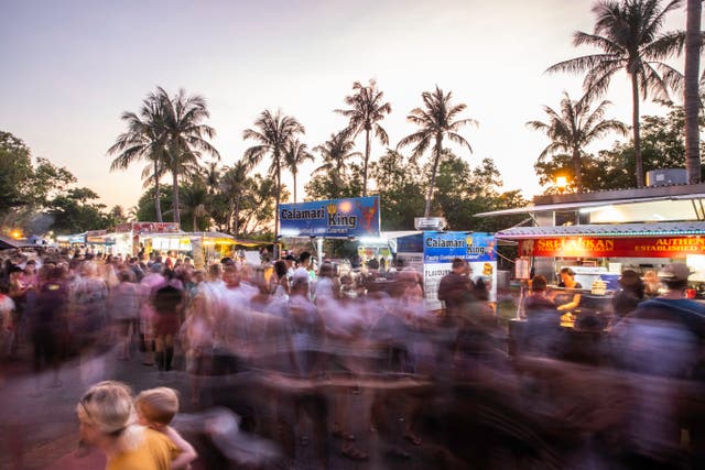 <p>Enjoy the tropical night air at Darwin's Mindil Beach Sunset Markets. </p>