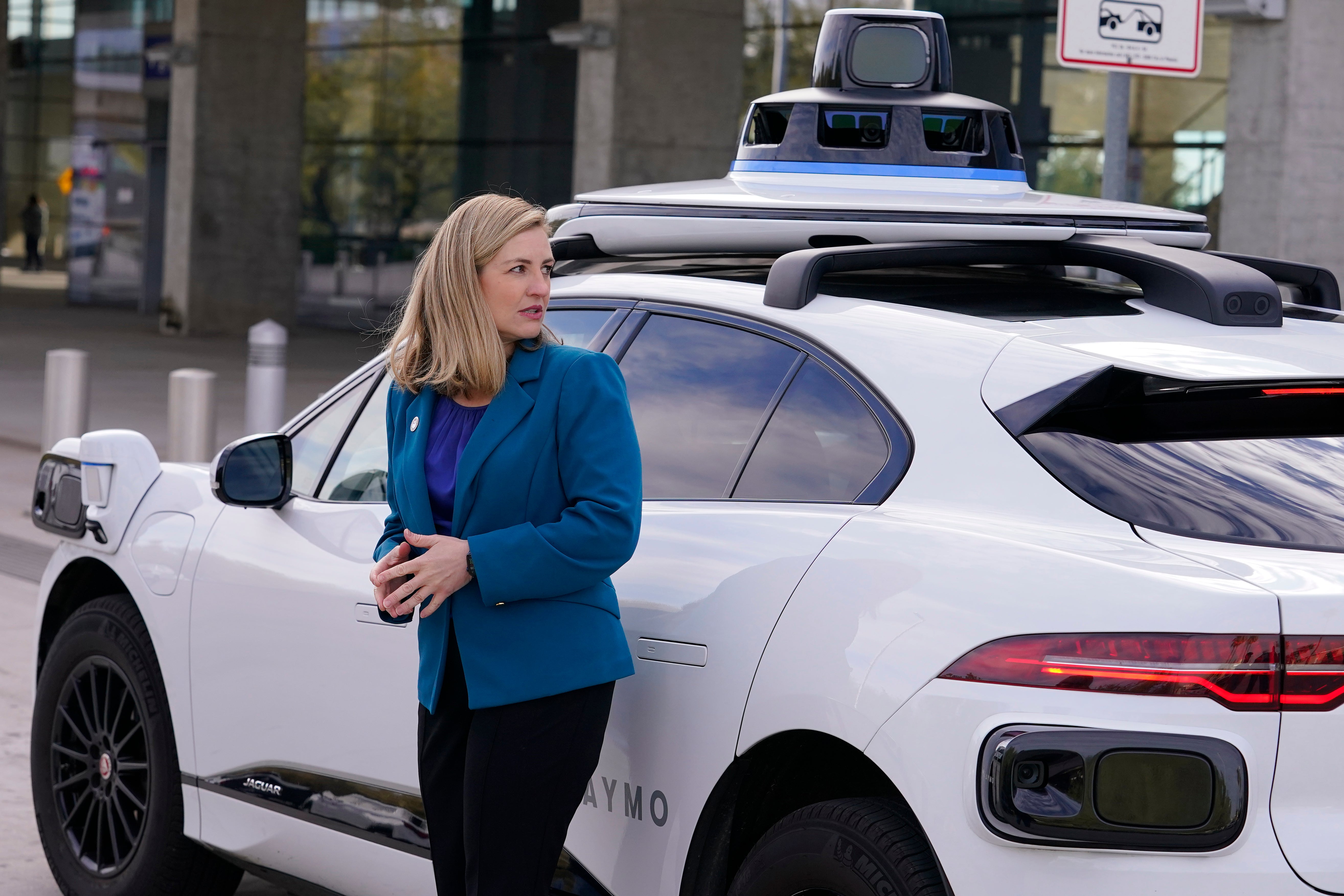 Phoenix AIrport Waymo