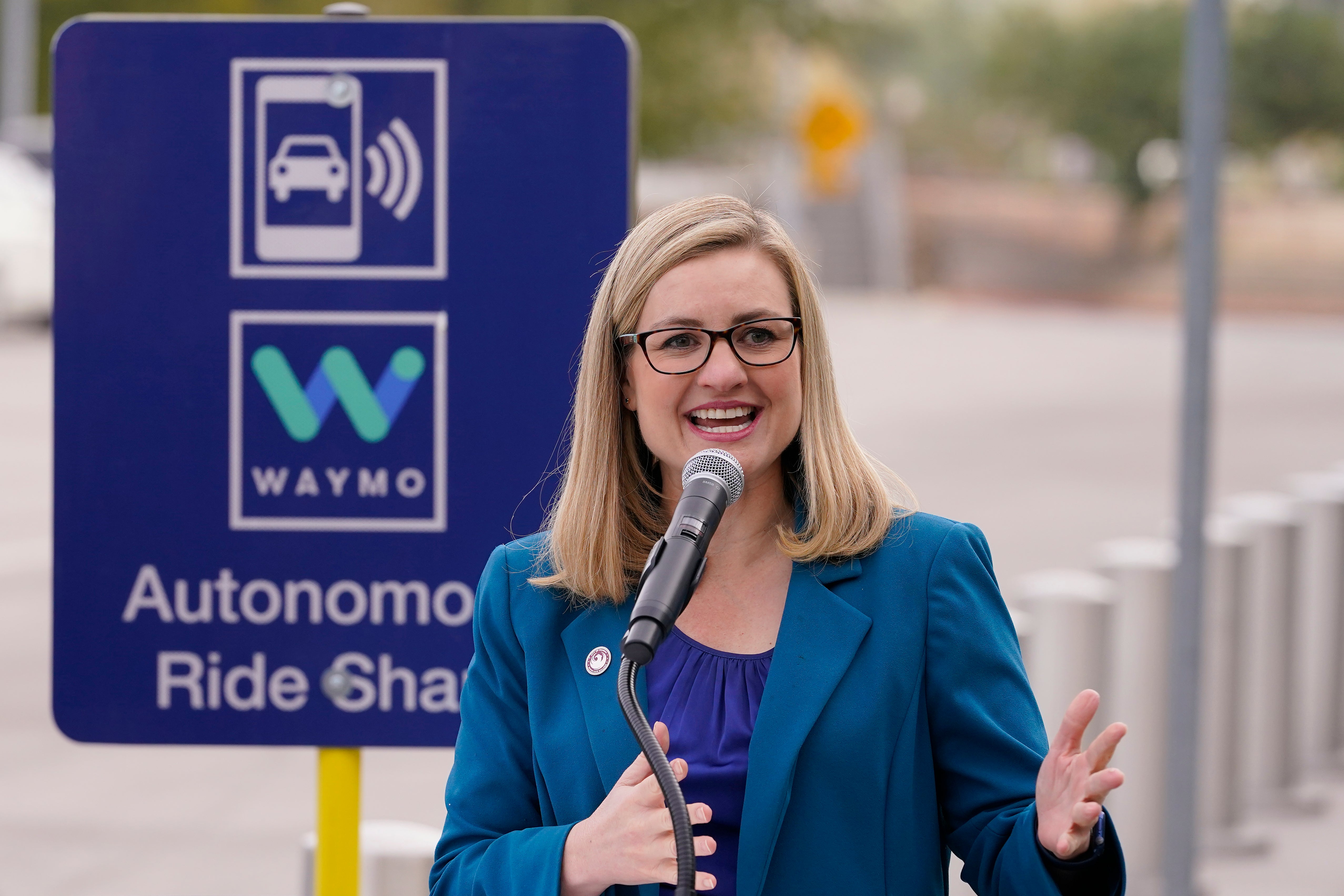 Phoenix AIrport Waymo
