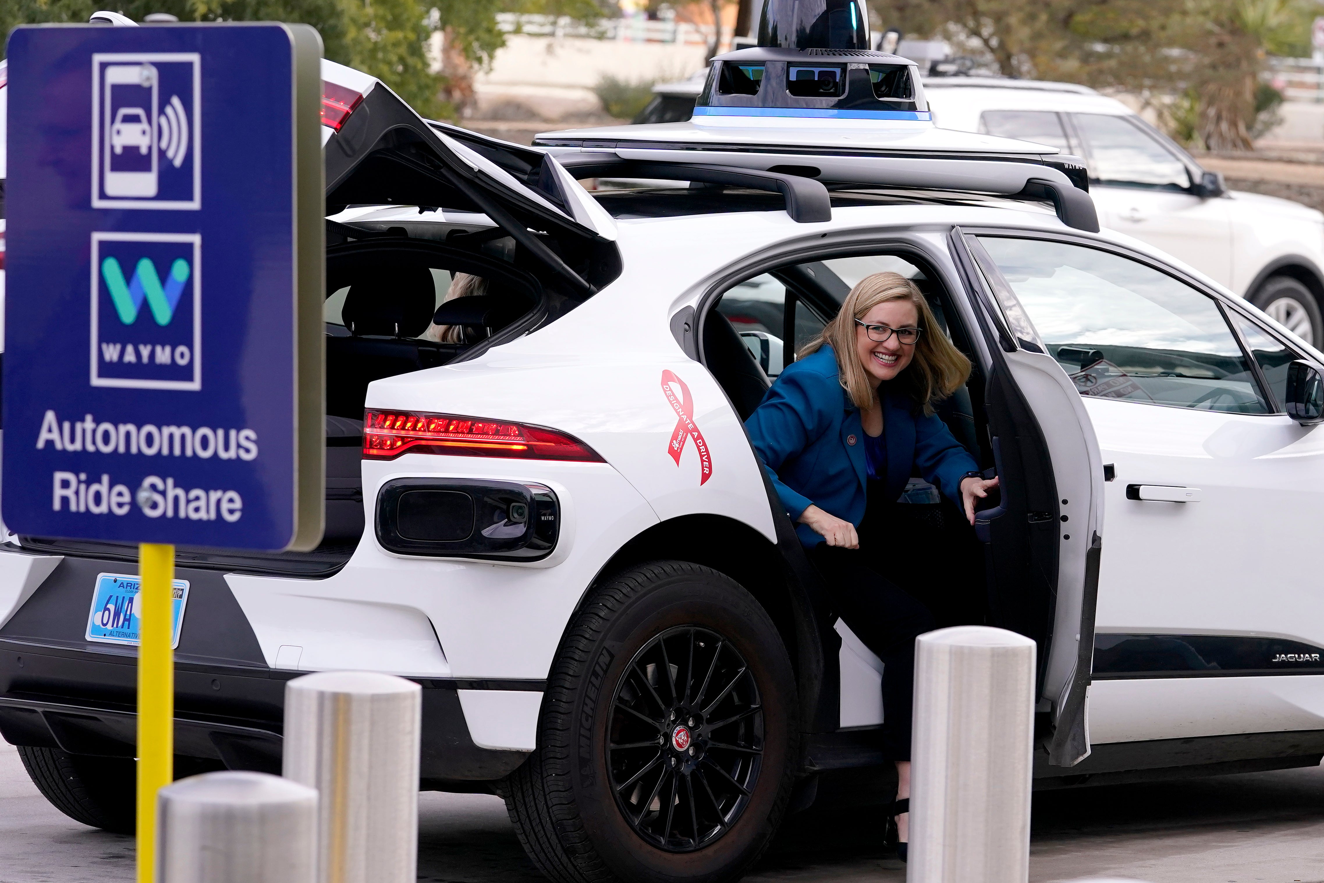 Phoenix AIrport Waymo