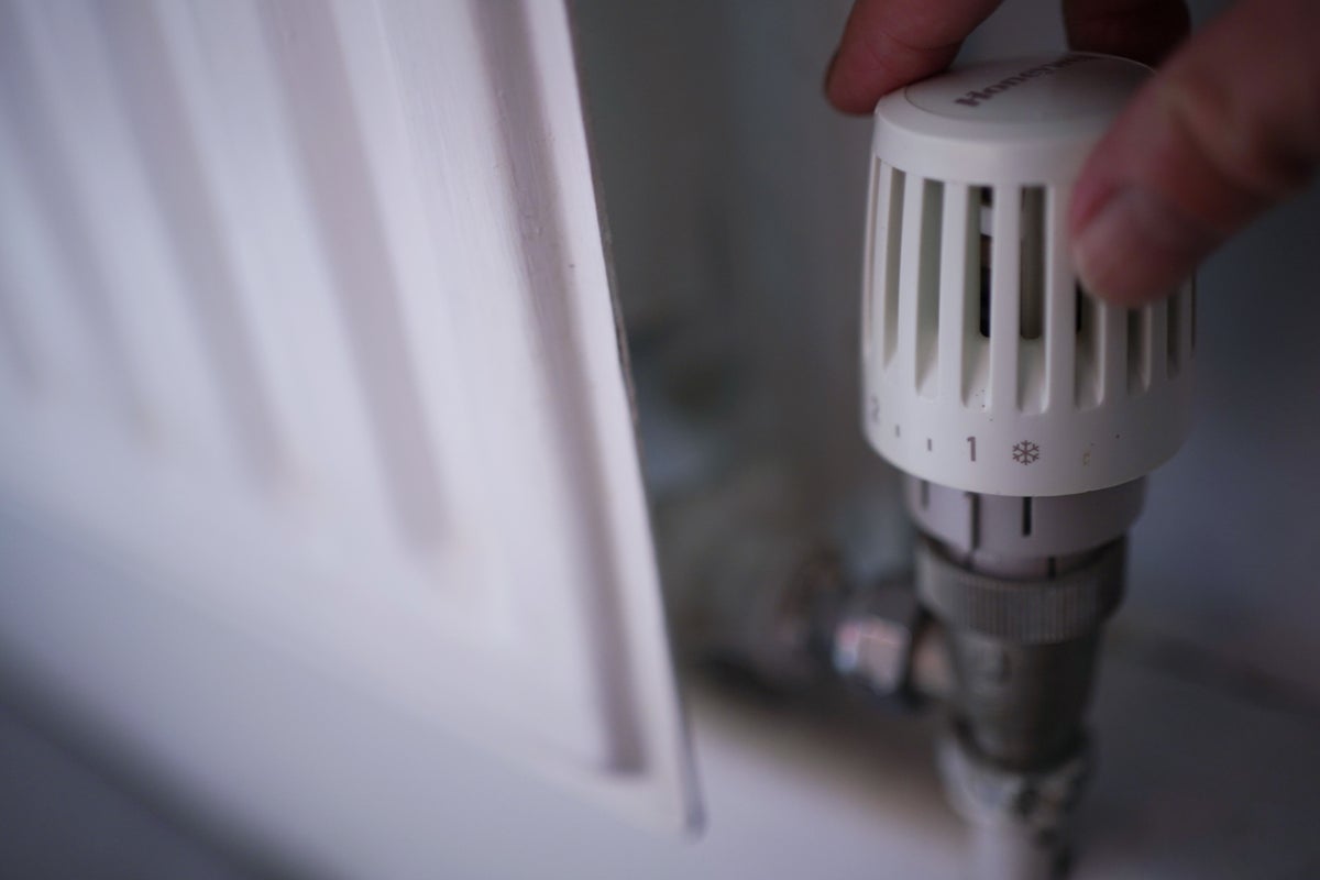 Plug gaps in doors and windows to cut energy costs, Government urges