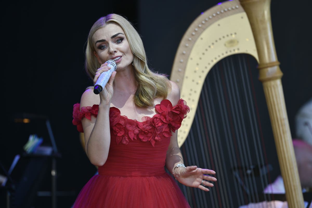 Katherine Jenkins reunited with lost luggage before singing at Pope&rsquo;s concert