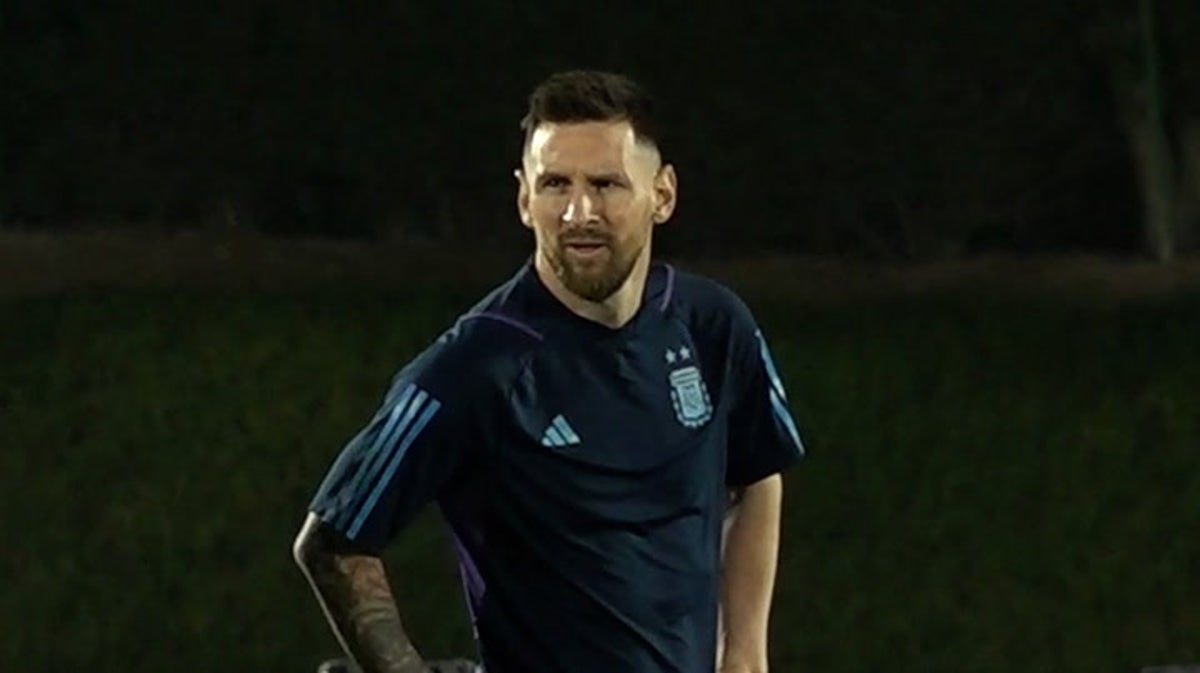 Messi trains with his team ahead of World Cup final Argentina v France