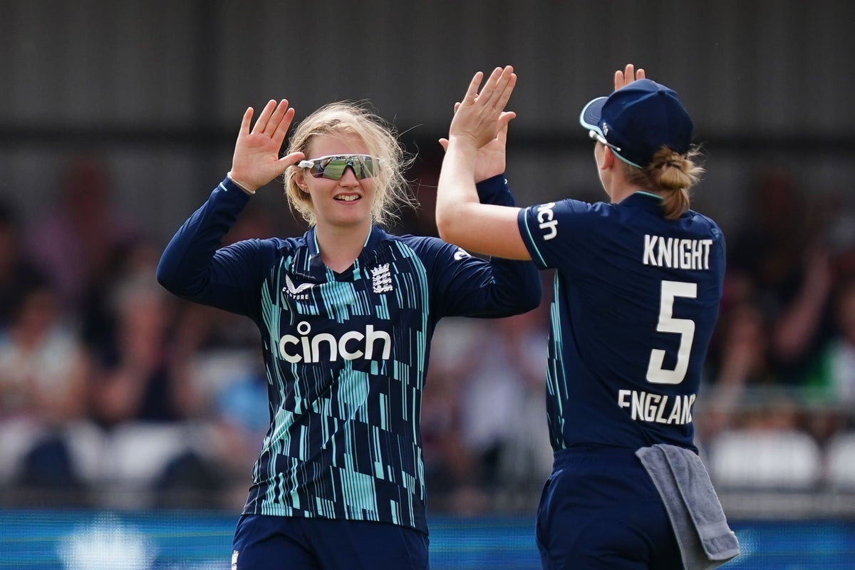 England win third T20 to claim touring series against West Indies