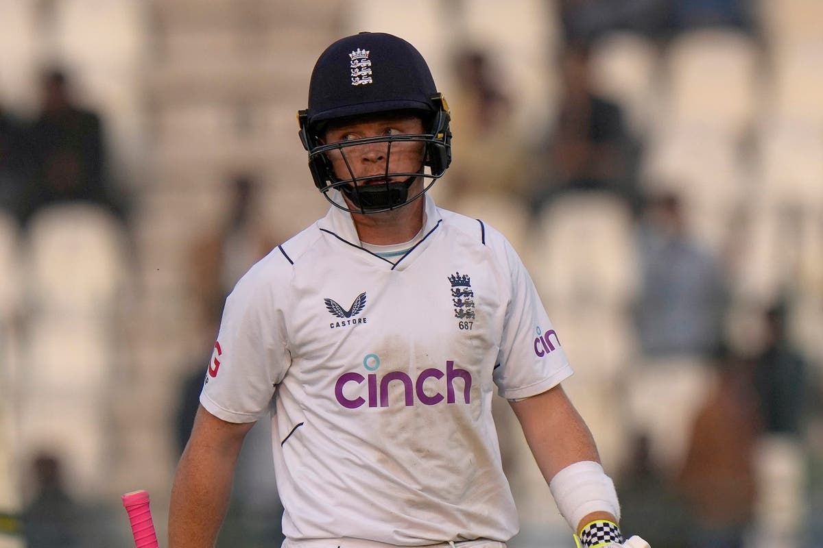 Ollie Pope hits half-century as Pakistan spinners keep England in check
