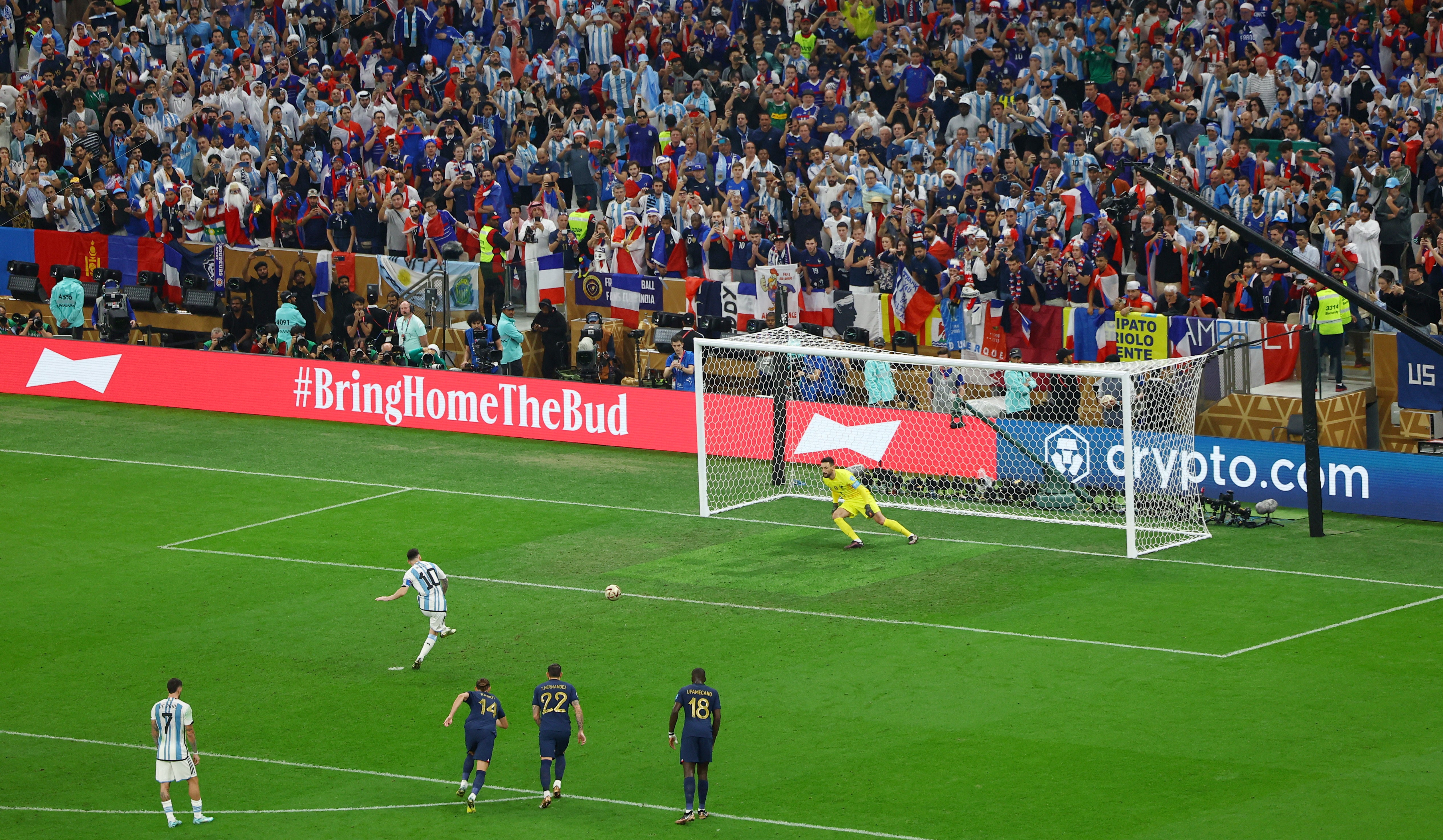 Messi scores the first goal from the penalty spot