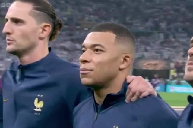 <p>Mbappé leads French players singing national anthem at World Cup final </p>