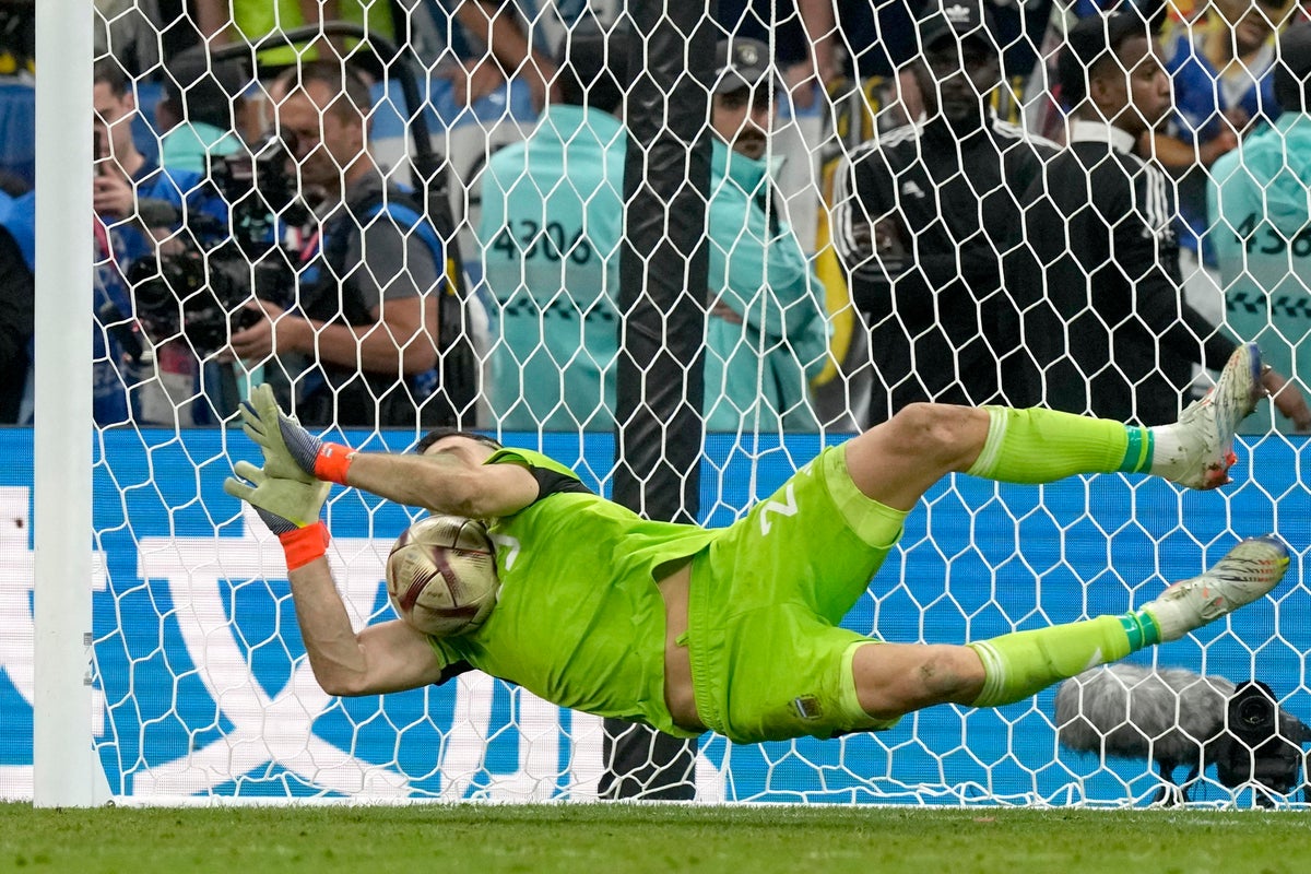 Emiliano Martinez: How good is Argentina goalkeeper at saving penalties?