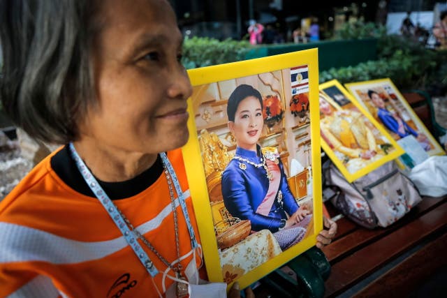 <p>Well wishers pray for the recovery of Thailand’s Princess Bajrakitiyabha on 19 December 2022</p>