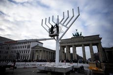 Holocaust survivors share message of hope during Hanukkah