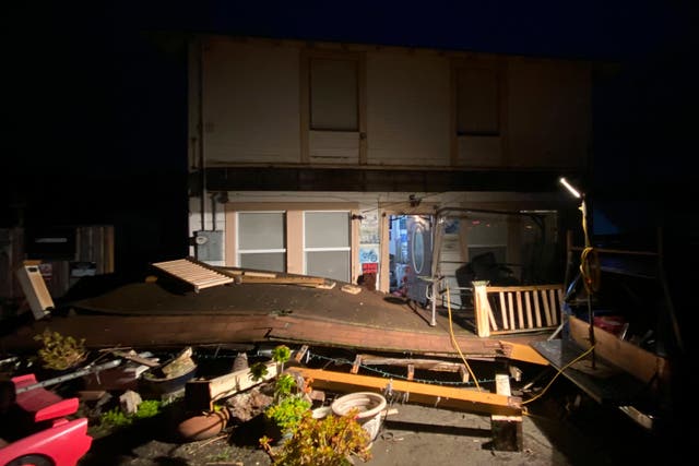 <p>Earthquake damage is seen outside a building in Rio Dell, California on Tuesday, Dec. 20, 2022</p>