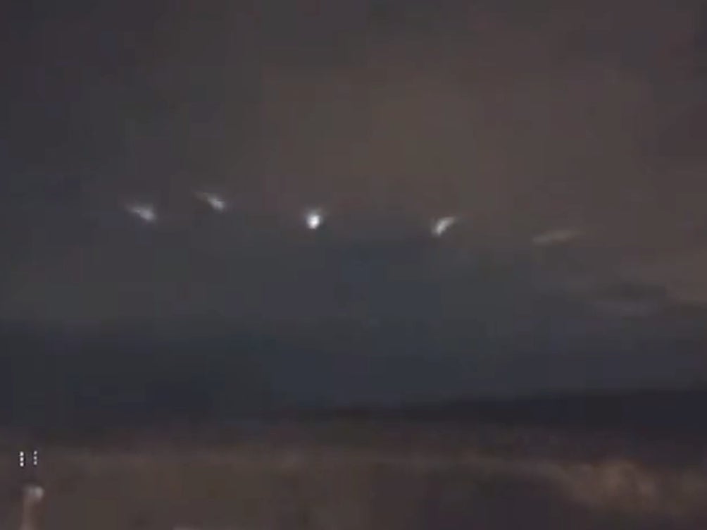 UFO Mysterious lights seen in Wisconsin sky as witnesses raise