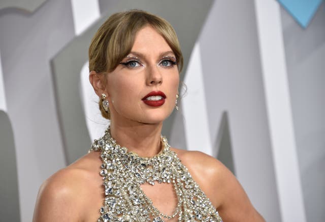 <p>Taylor Swift arrives at the MTV Video Music Awards on Sunday, in New Jersey in 2022 </p>