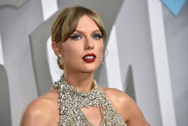 <p>Taylor Swift arrives at the MTV Video Music Awards on Sunday, in New Jersey in 2022 </p>
