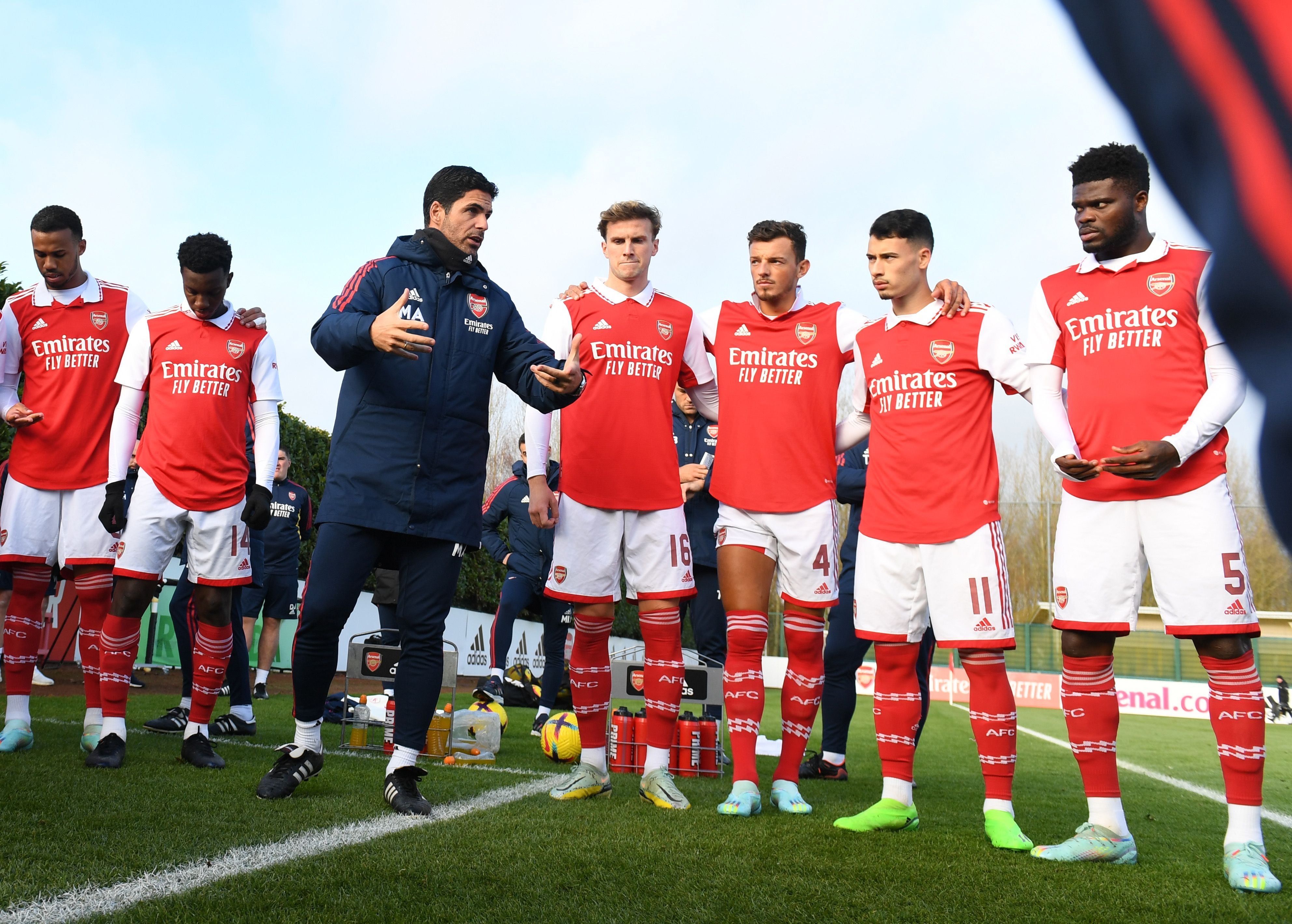  Mikel Arteta is pictured here giving a team talk to his Arsenal teammates during a match.