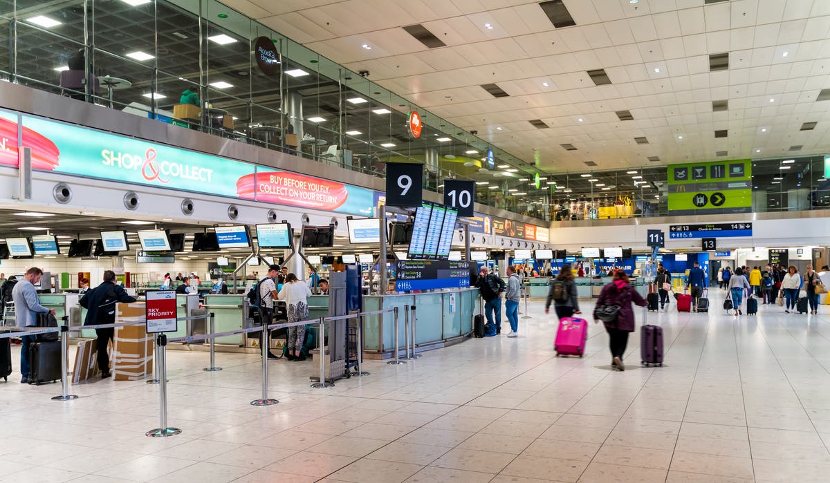 Un passager a critiqué l’aéroport de Dublin pour avoir «insulté» un petit-déjeuner de 13 £ composé d’œufs, de haricots et de saucisses