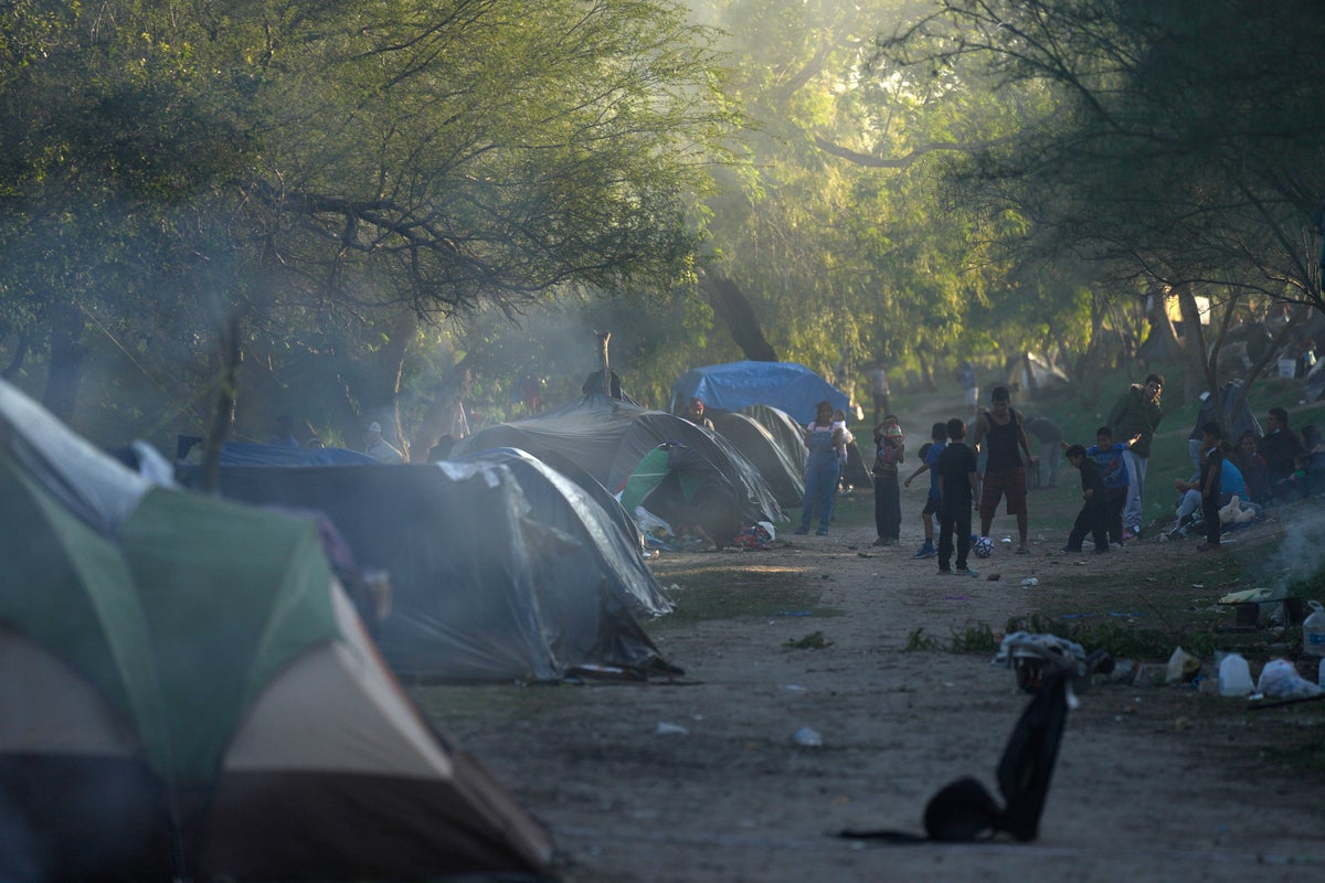 Migrants near US border face cold wait for key asylum ruling | The ...