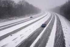 Deadly winter storm Elliott: 200 million under alerts in US as six killed, 3,000 flights axed and -40C chill
