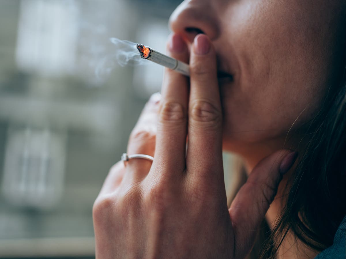 Smokers 'more likely to develop memory loss when middle-aged'