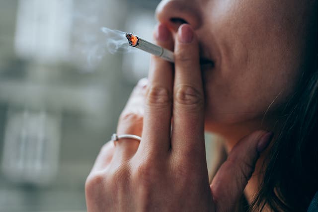 <p>Smoking is linked to memory loss in middle-aged people</p>