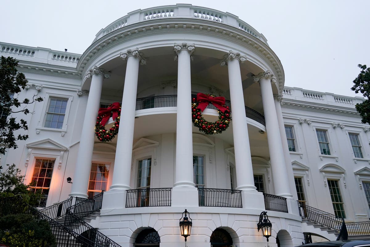 Biden, first lady thank service members in Christmas calls