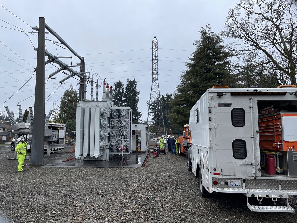 Washington eyaletinde elektrik trafosuna saldıran 2 kişi tutuklandı