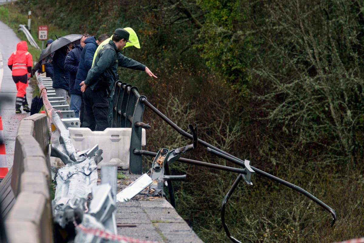 7th body discovered after bus plunged into Spanish river