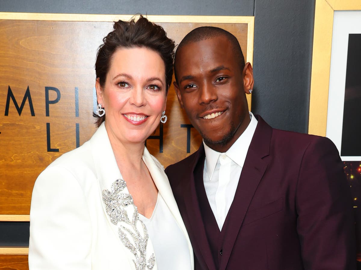 Olivia Colman details &lsquo;slightly embarrassing&rsquo; sex scenes with Empire of Light co-star Micheal Ward