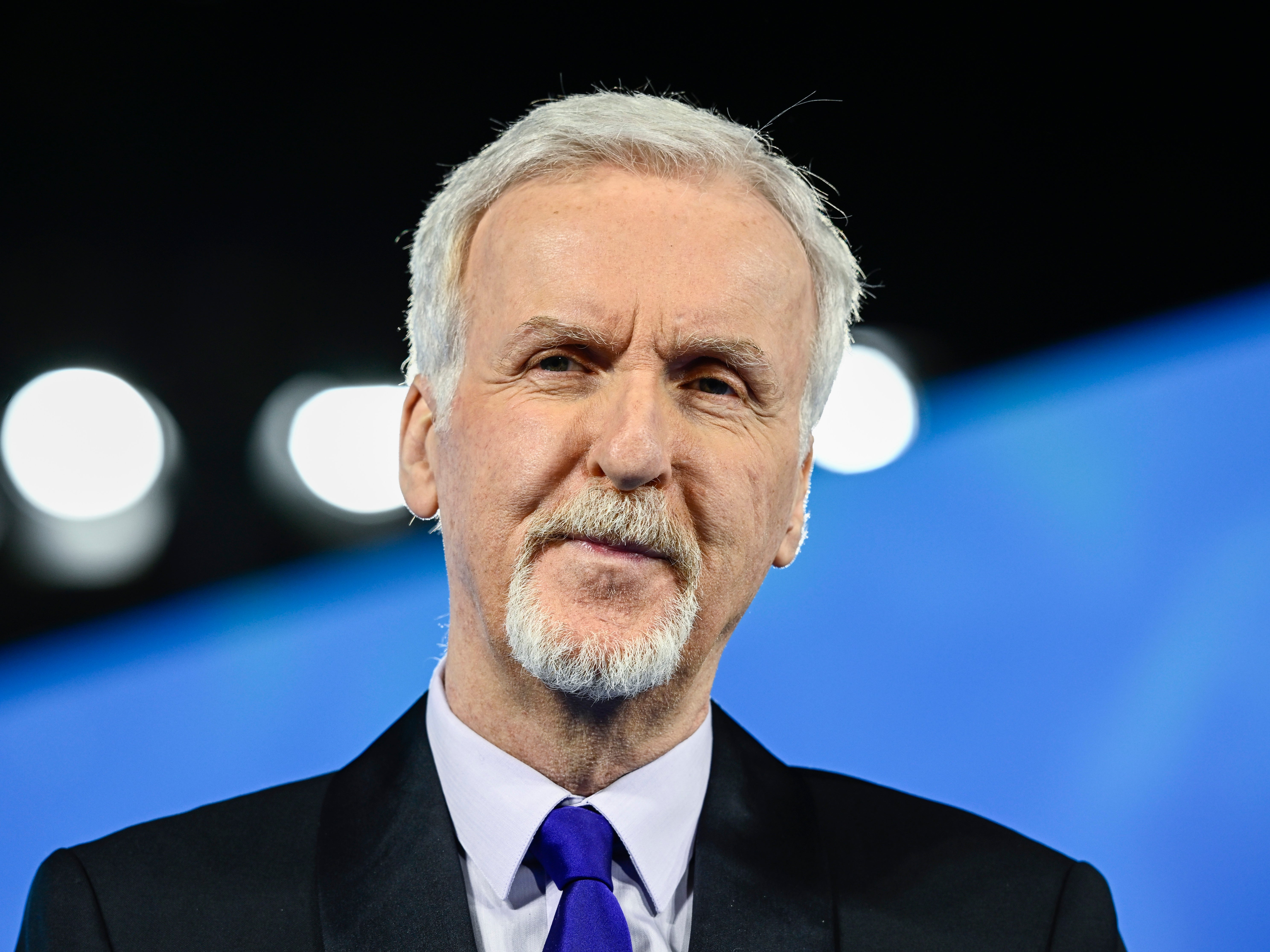 James Cameron fotografiado en el estreno mundial de 'Avatar: The Way of Water'