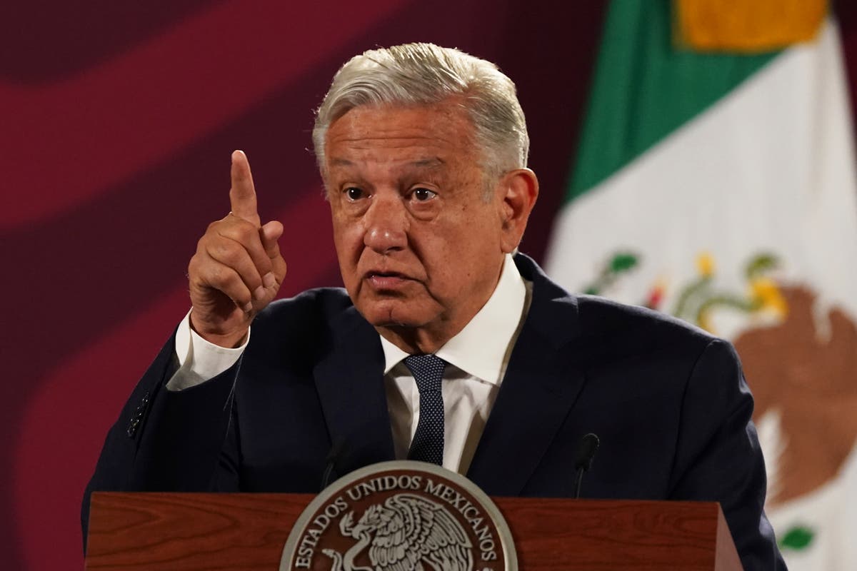 Mexico president asks residents to reject drug gang gifts