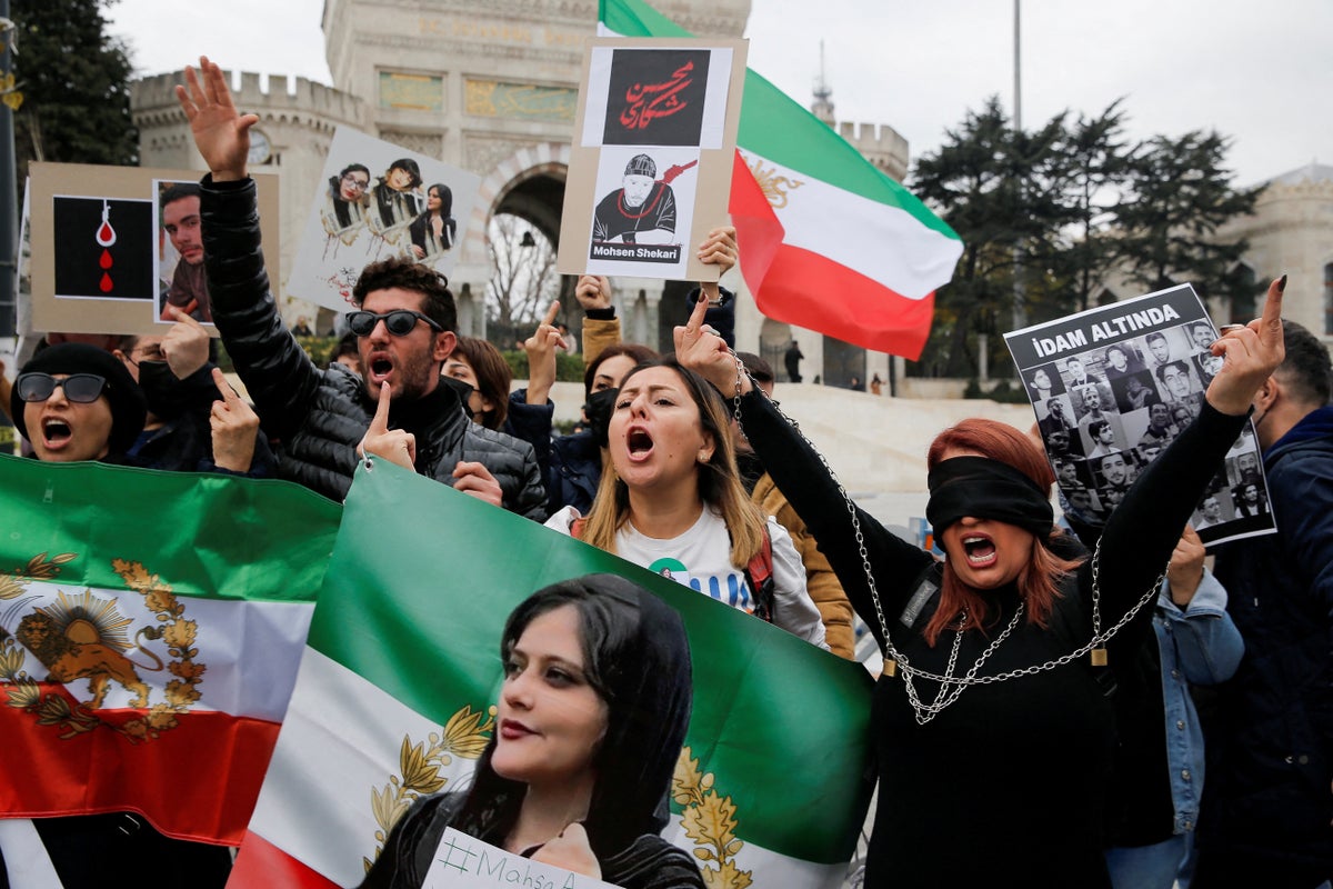 Великобританія закликає Іран припинити затримання британських громадян за дипломатичний «вплив»