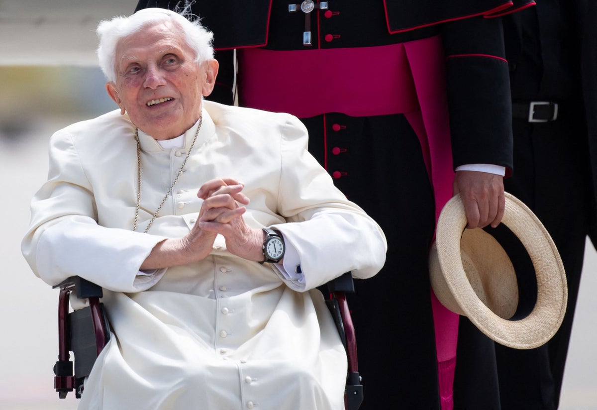 Pope Francis asks for prayers for ‘very sick’ Benedict XVI