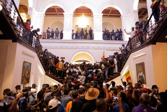 <p>Demonstrators stormed Sri Lanka’s presidential palace </p>