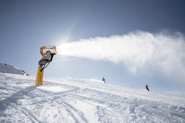 <p>Technical snowmaking on the Gemsstock, Switzerland</p>