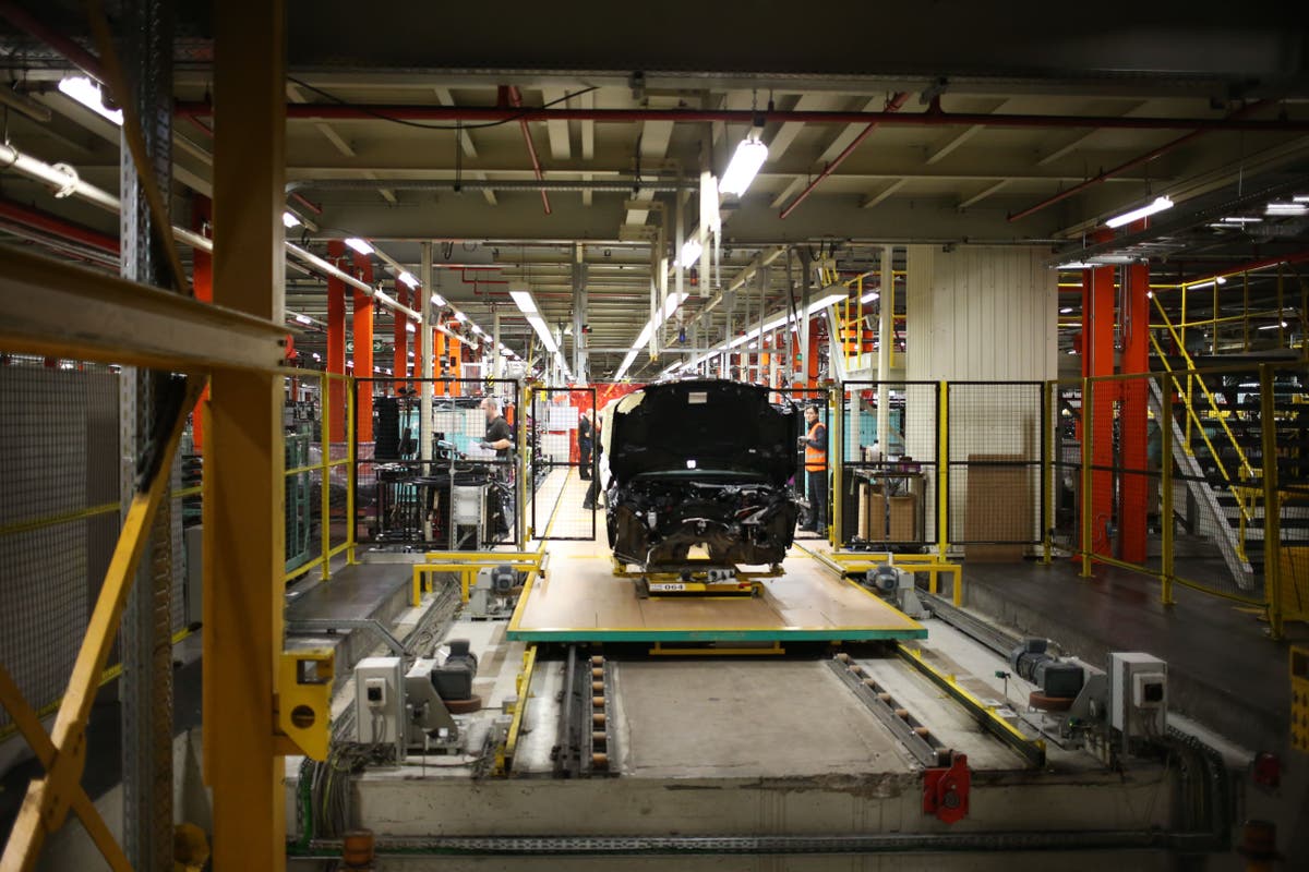 BMW factory worker wins &pound;16,000 payout over dismissal for collecting sandwiches