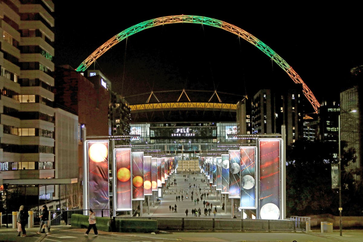 Pele: Wembley arch lit up in Brazil colours in tribute to football icon