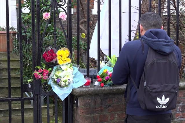 <p>Bereaved fans leave flowers outside late Vivienne Westwood's home</p>