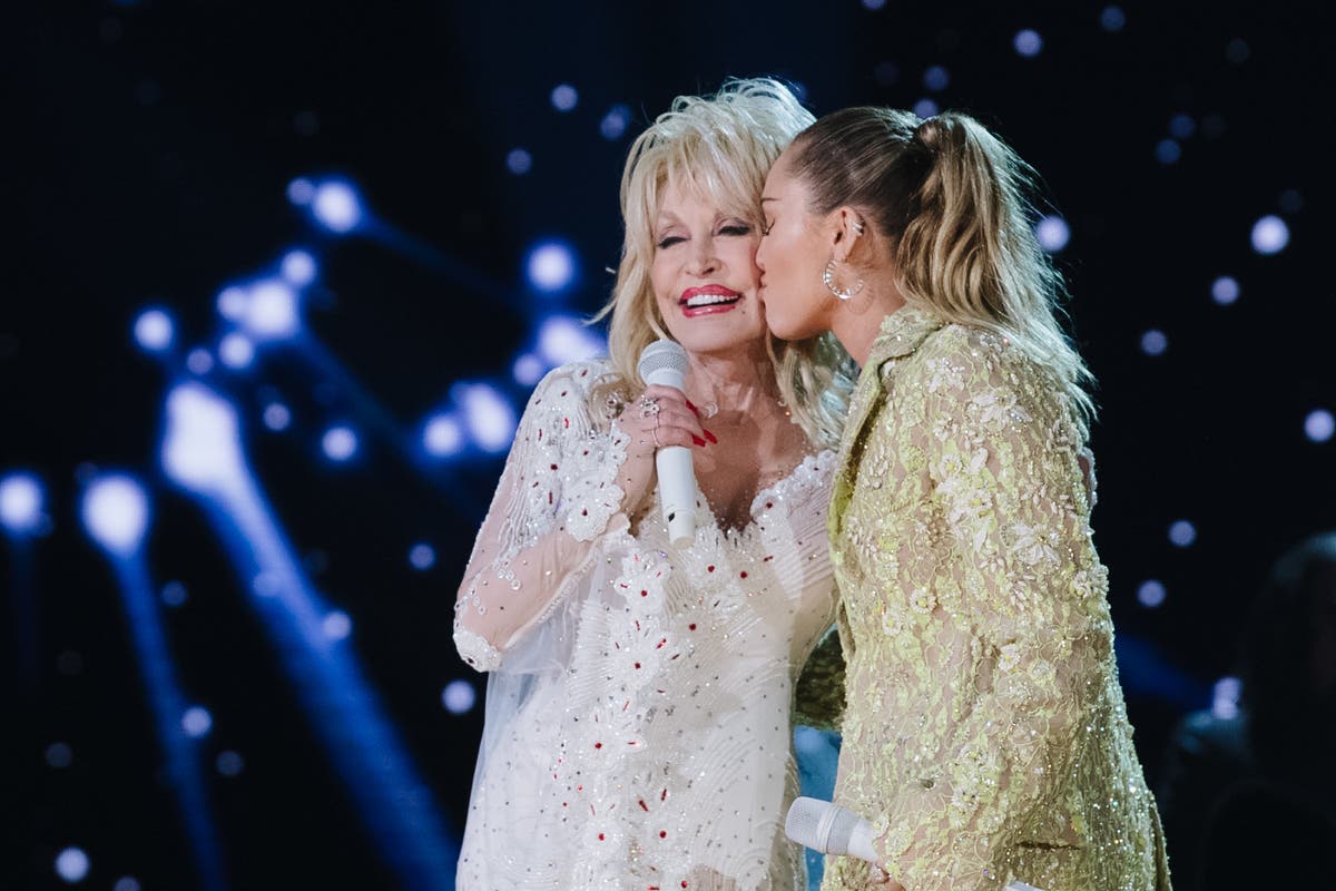 Miley Cyrus says Dolly Parton was &lsquo;scared&rsquo; when she threatened to go brunette