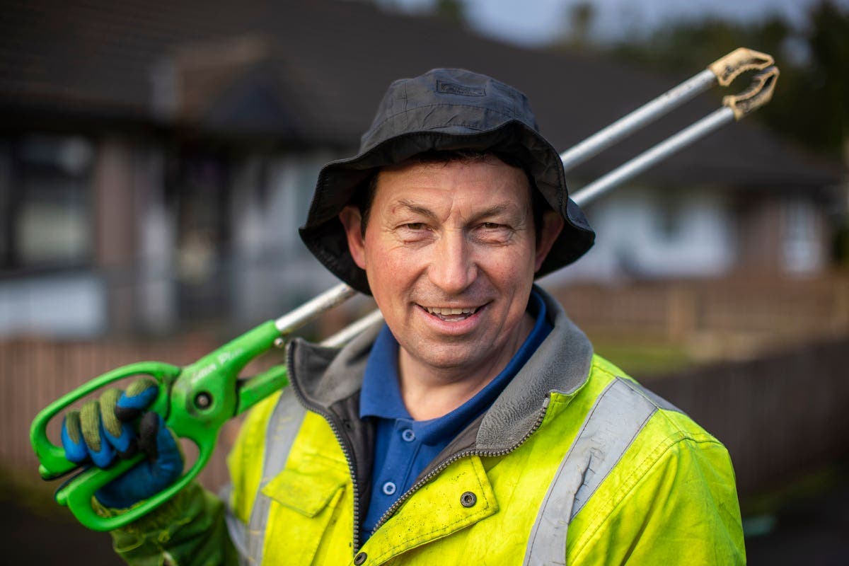 road-sweeper-who-always-goes-the-extra-mile-awarded-bem-trendradars