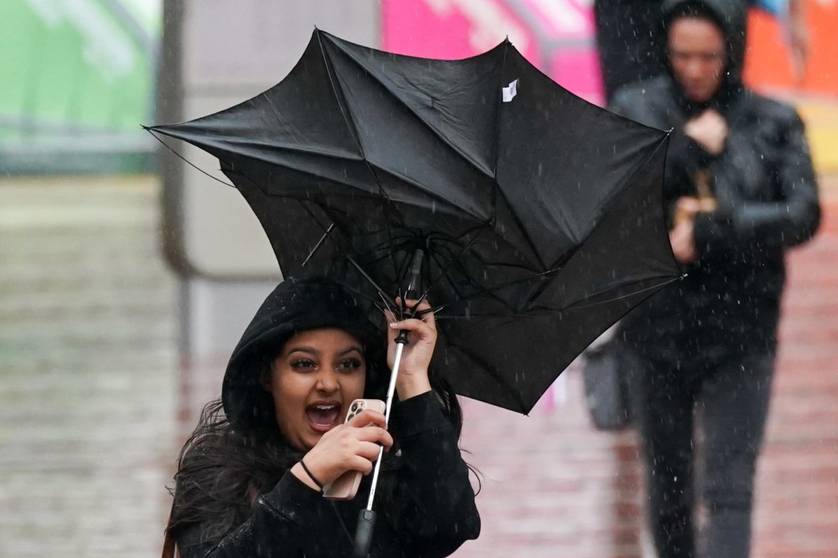 Wet and windy weather expected to continue over New Year weekend