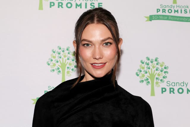 <p>Karlie Kloss attends the 2022 Sandy Hook Promise Benefit at The Ziegfeld Ballroom on December 06, 2022 in New York City</p>