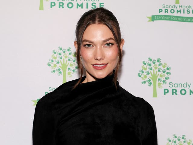 <p>Karlie Kloss attends the 2022 Sandy Hook Promise Benefit at The Ziegfeld Ballroom on December 06, 2022 in New York City</p>