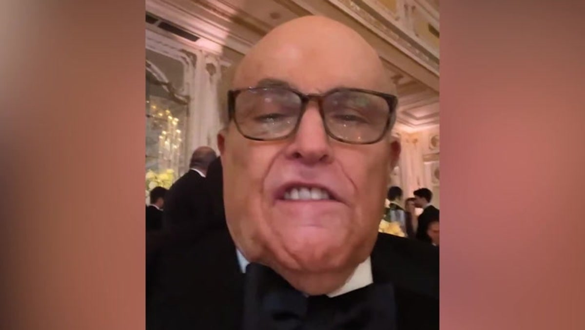 Rudy Giuliani drowned out by ‘Footloose’ at Trump’s New Year’s event