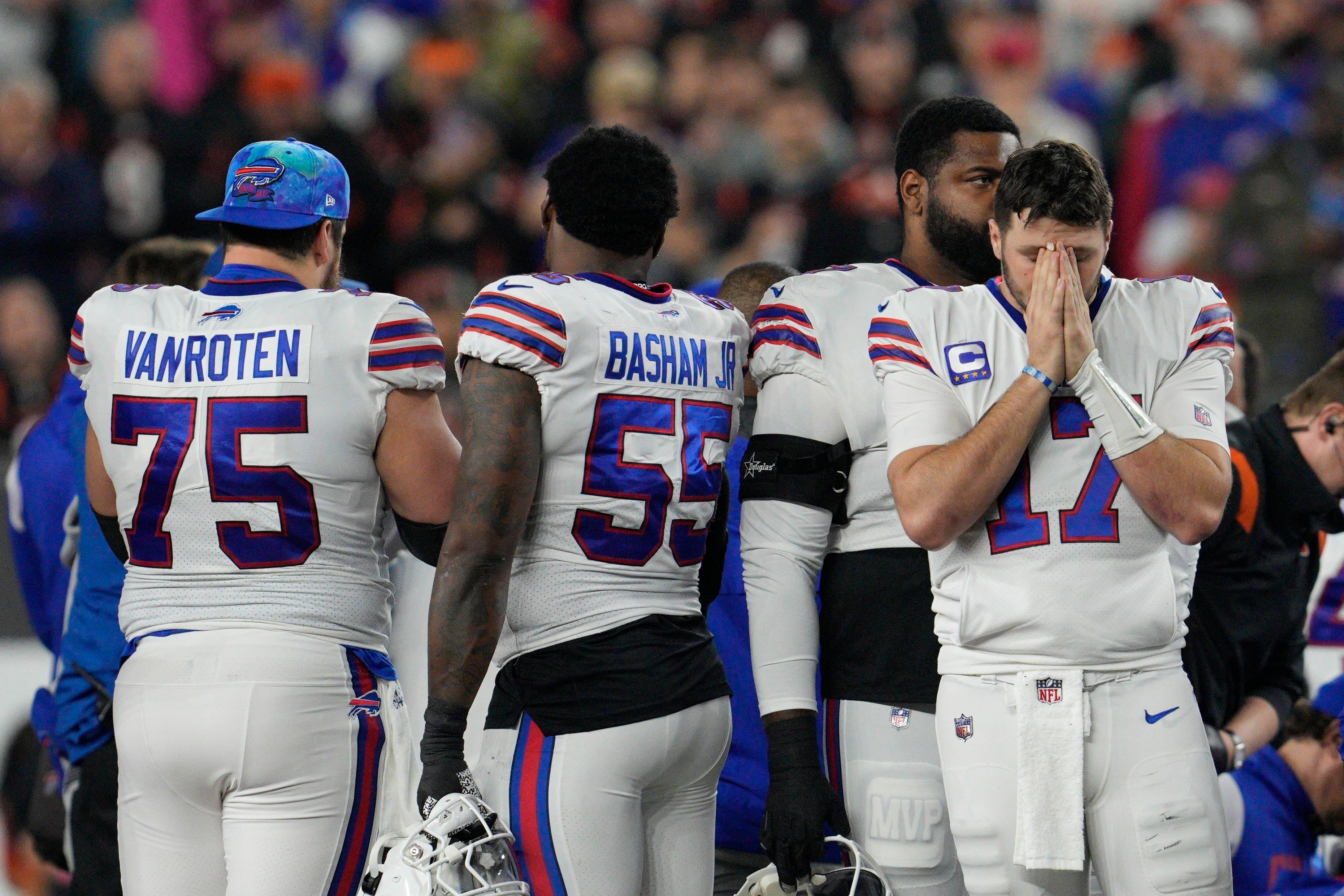 Bills-Bengals won't resume this week; Hamlin had cardiac arrest - Los  Angeles Times