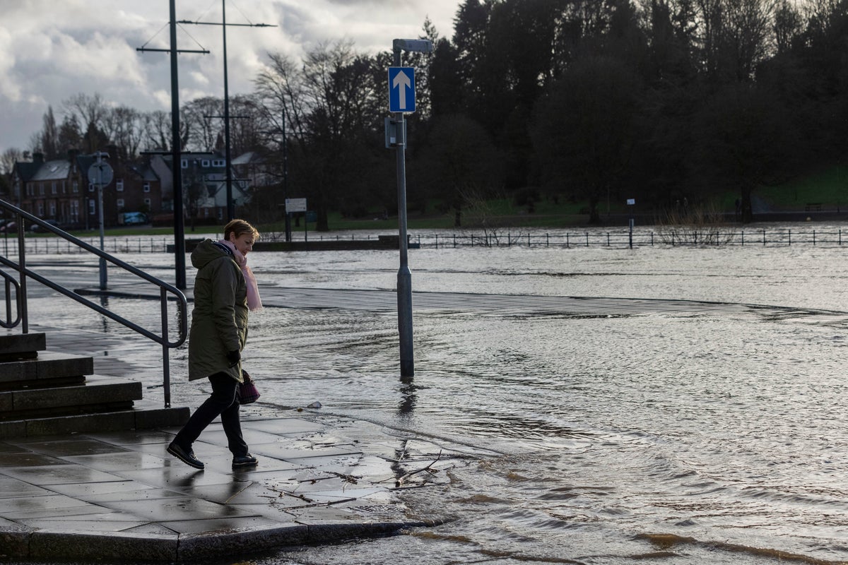 New rain alert issued for parts of UK as Met Office warns floods ...