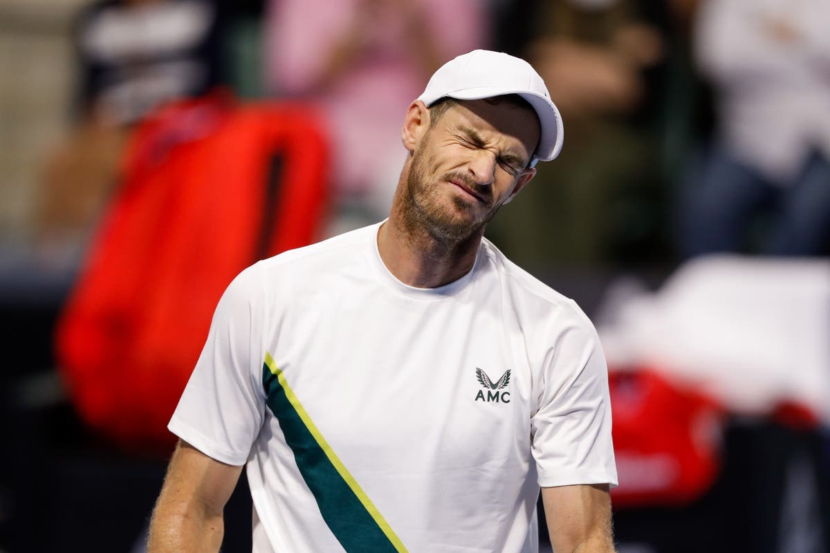 Andy Murray suffers first-round exit in Adelaide